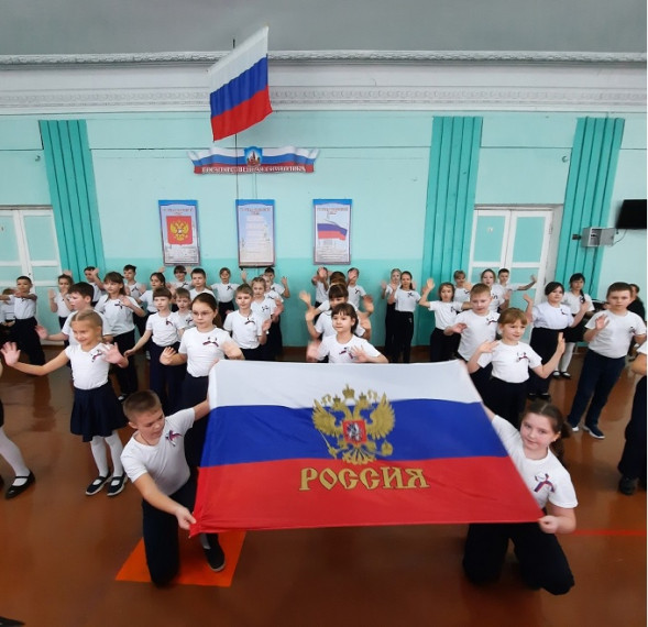 Школьный фестиваль военно-патриотической песни "Когда поют солдаты".